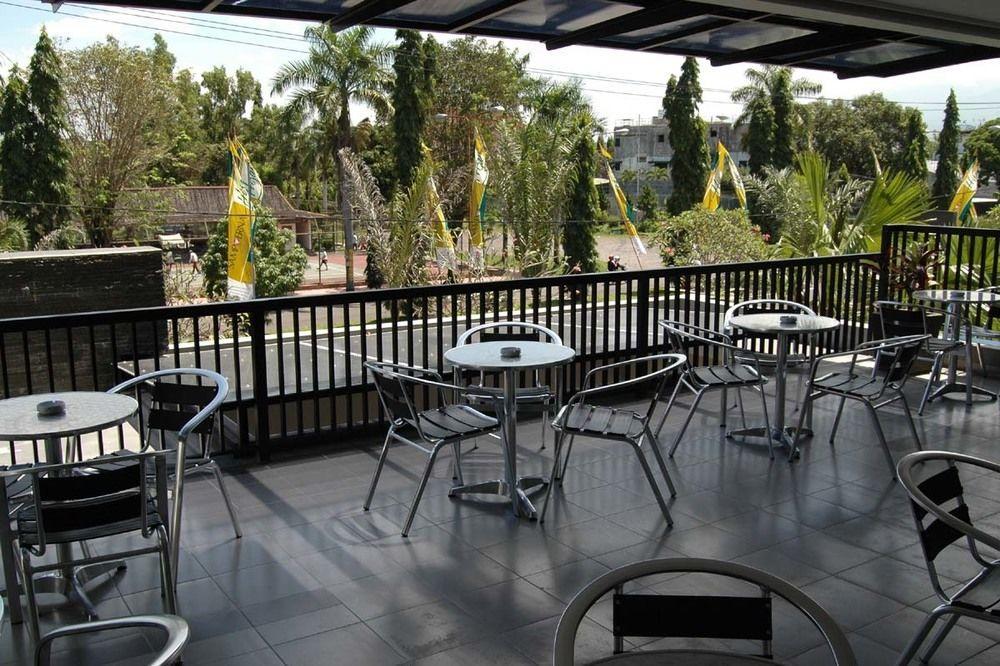 Bintang Mulia Hotel Jember Luaran gambar